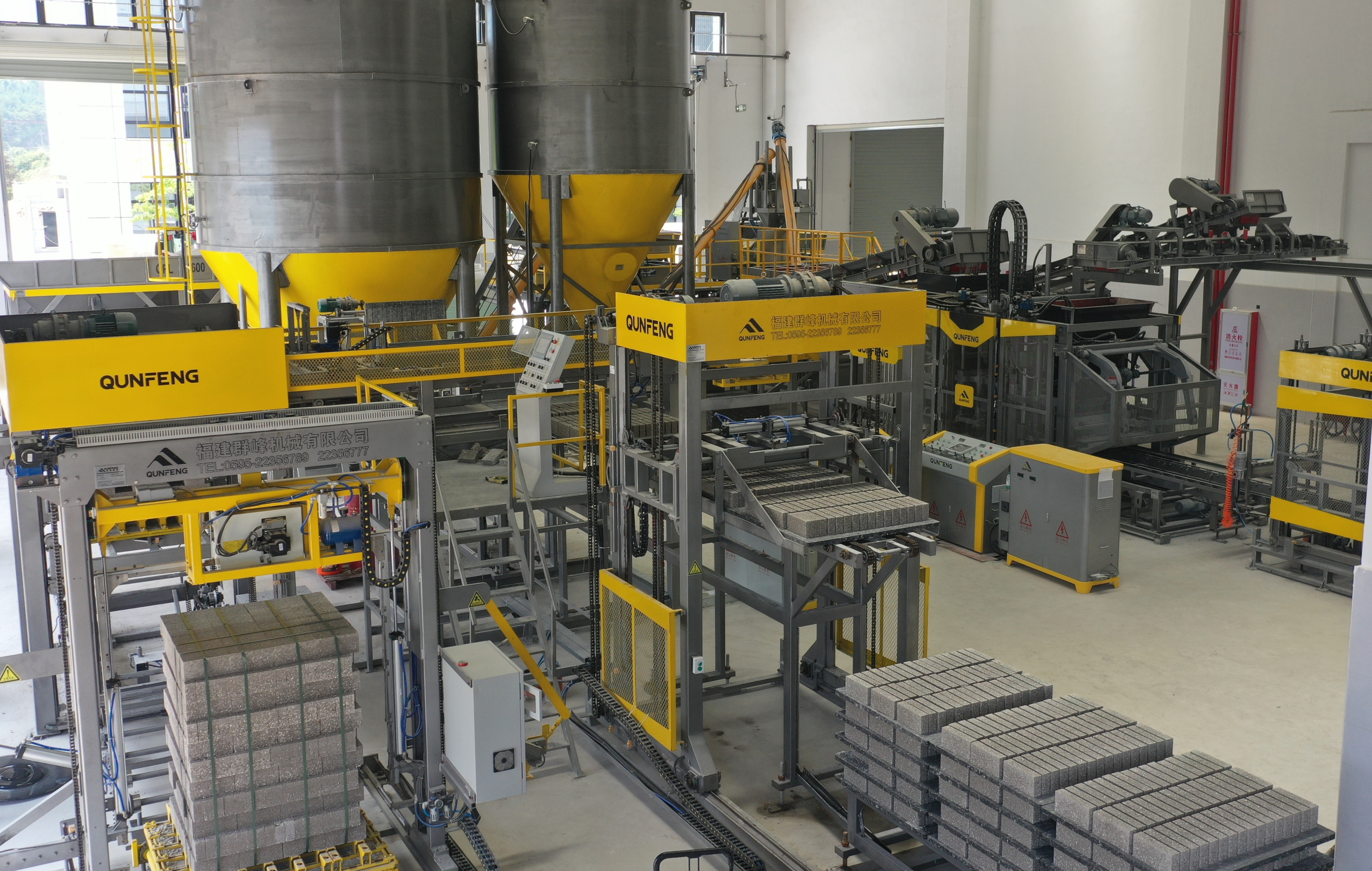 The QS1300 production line commissioned in Dehua utilizes ceramic waste to manufacture bricks. The QS1300 production line commissioned in Dehua utilizes ceramic waste to manufacture bricks.