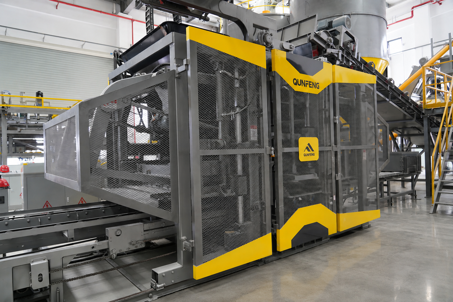 Qunfeng Machinery QS series intelligent fully automatic concrete product forming machine. Qunfeng Machinery QS series intelligent fully automatic concrete product forming machine.