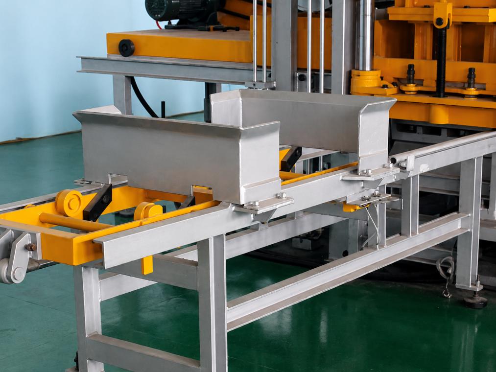 Concrete Hollow Block Making Machine