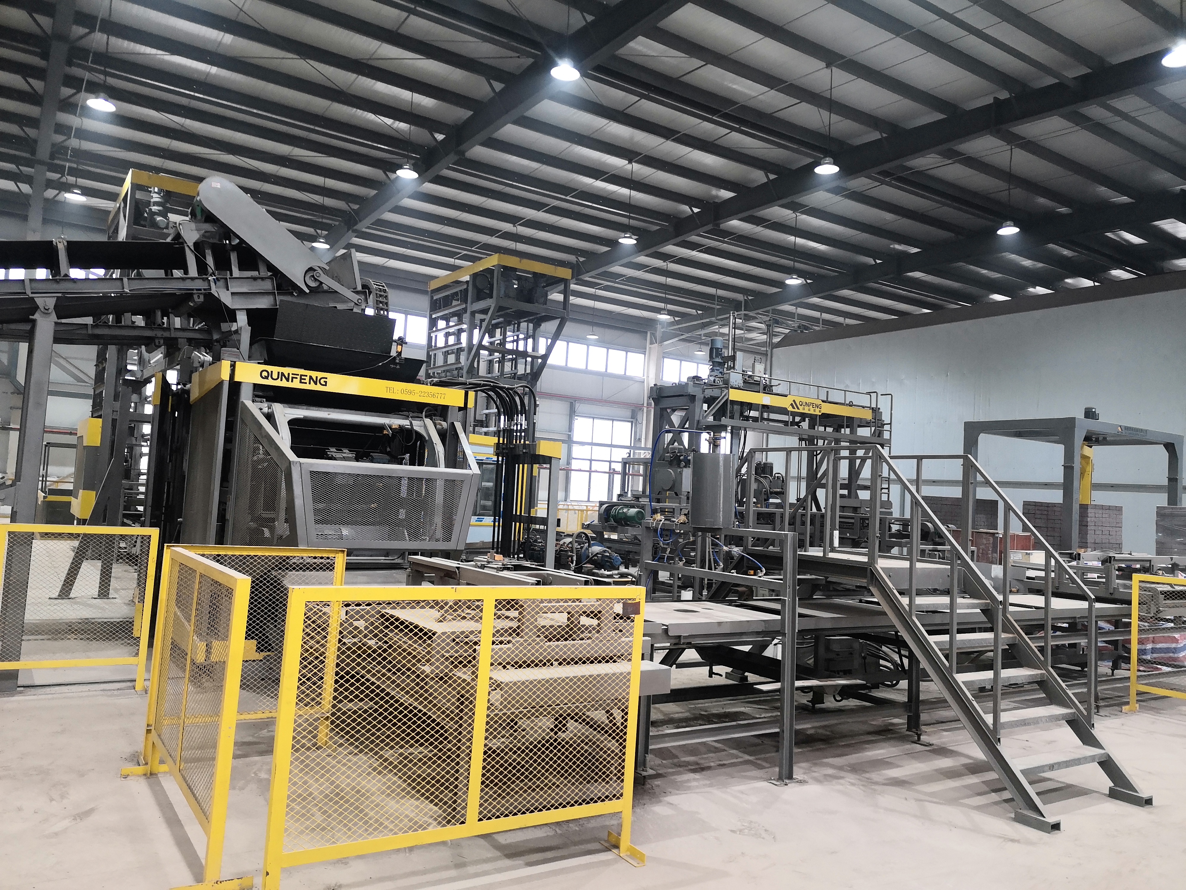 Qunfeng machinery purchased by a client in Jiangsu consistently produces high-quality permeable bricks. Qunfeng machinery purchased by a client in Jiangsu consistently produces high-quality permeable bricks.