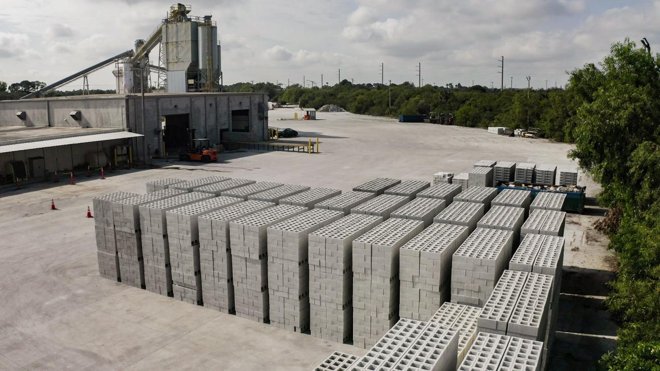 Cement blocks manufacturing machine 