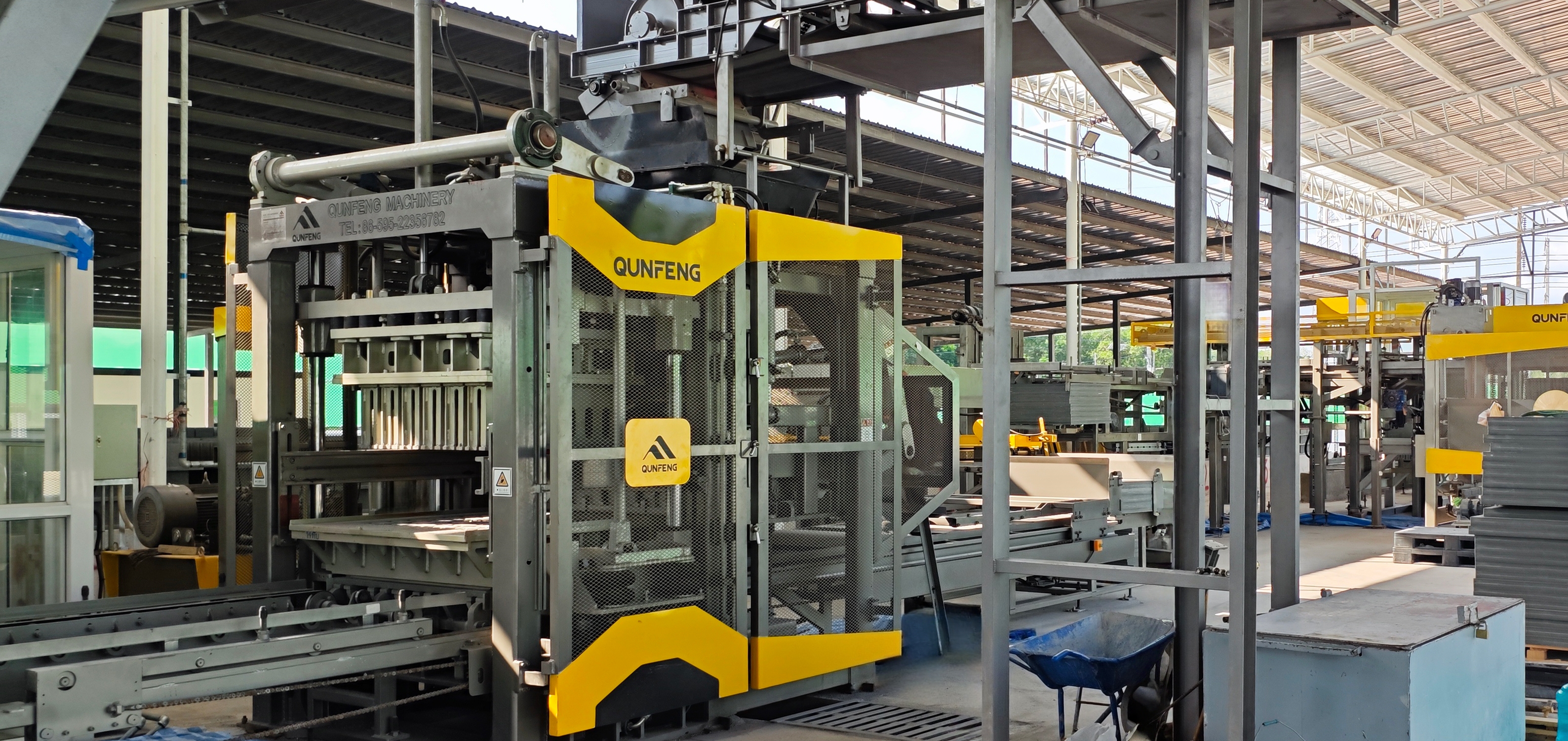 The modern tunnel kiln shuttle-car production line located in Thailand represents the highest-capacity and most intelligent block-making equipment in the region.