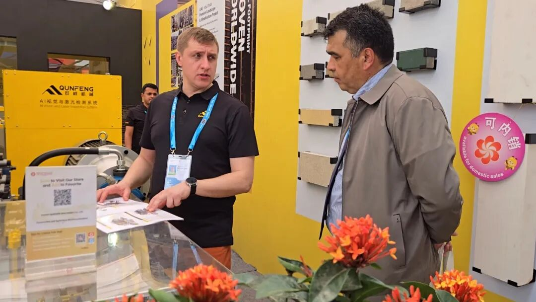 Russian customer exploring Qunfeng highly efficient concrete block production lines